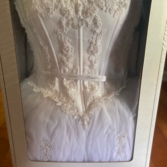 2014 David’s Bridal Wedding Dress - Picture 3 of 7